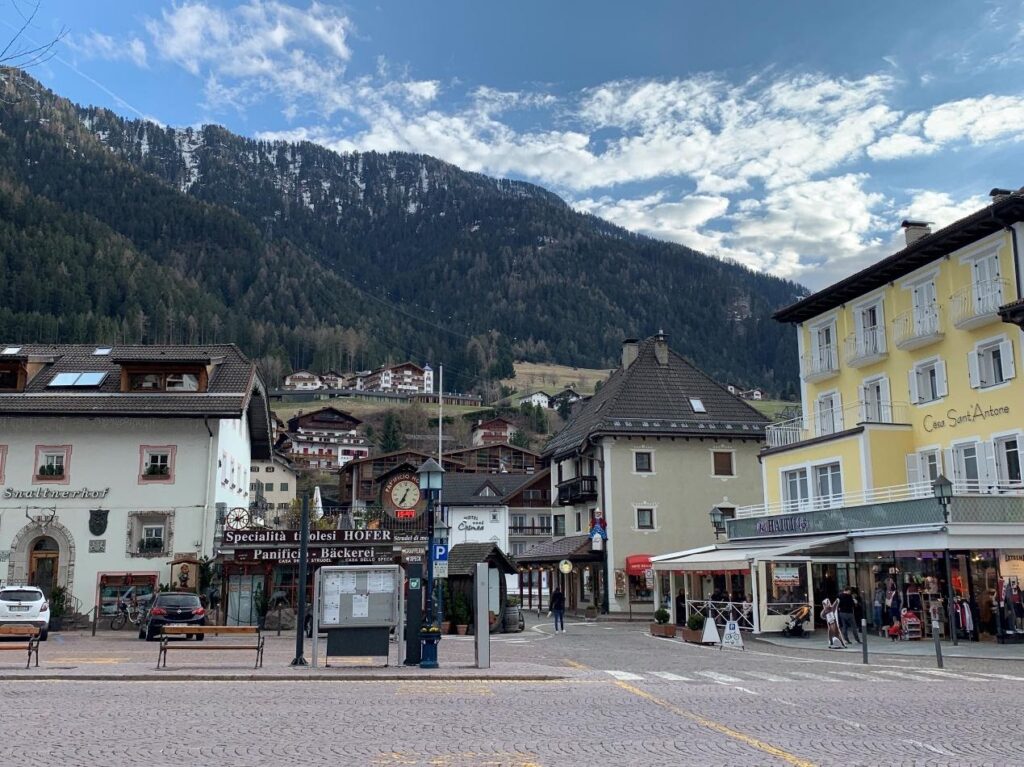 Dolomiti 多洛米提|一句話讓我踏上阿爾卑斯山絕美淨土 - 飄浮。日常 Ortisei 小鎮