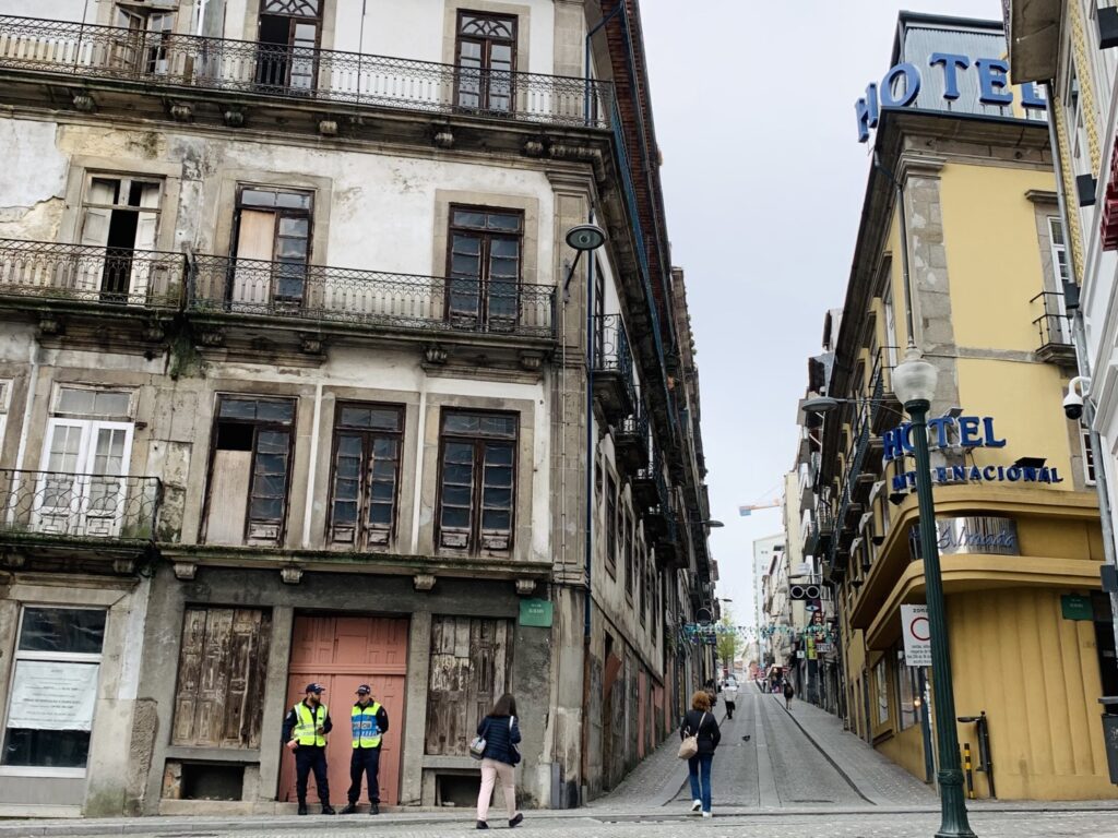 Porto|波多與它的波特酒,酒鬼、廢墟控的天堂 - 飄浮。日常 波多廢屋