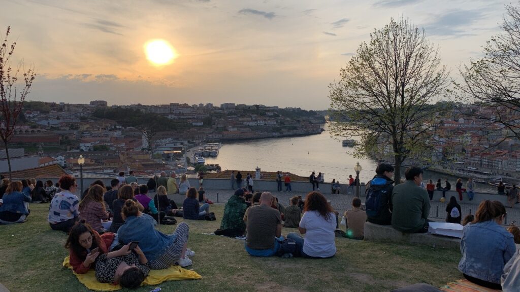 Porto|波多與它的波特酒,酒鬼、廢墟控的天堂 - 飄浮。日常 加亞新城的夕陽