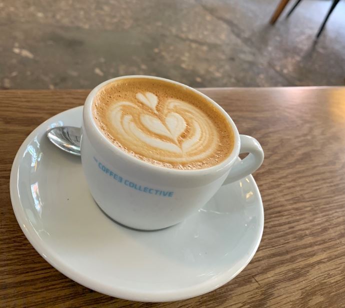 Copenhagen|再見丹麥,趕飛機也要喝一杯The Coffee Collective - 飄浮。日常 Coffee Collective_拿鐵