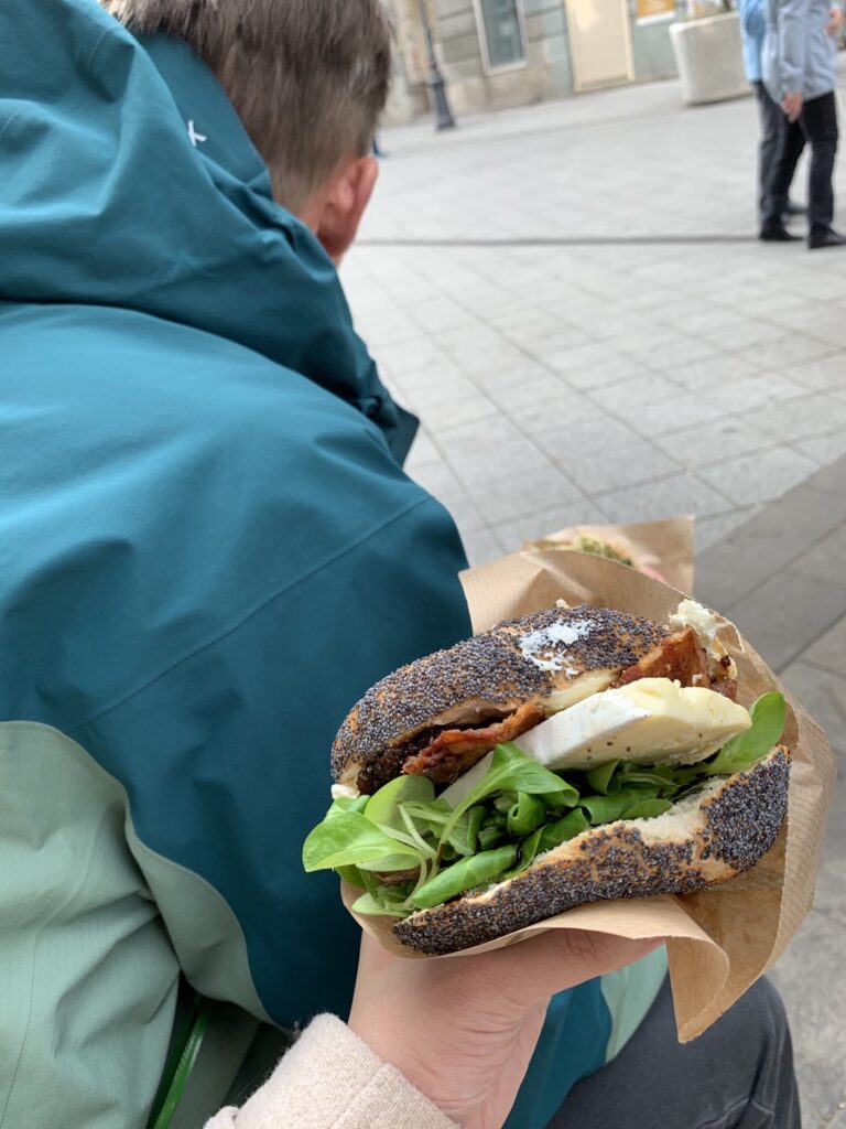 Budapest|布達佩斯吃什麼 ? Espresso Embassy & Budapest Bagel - 飄浮。日常 Budapest_bagel_貝果