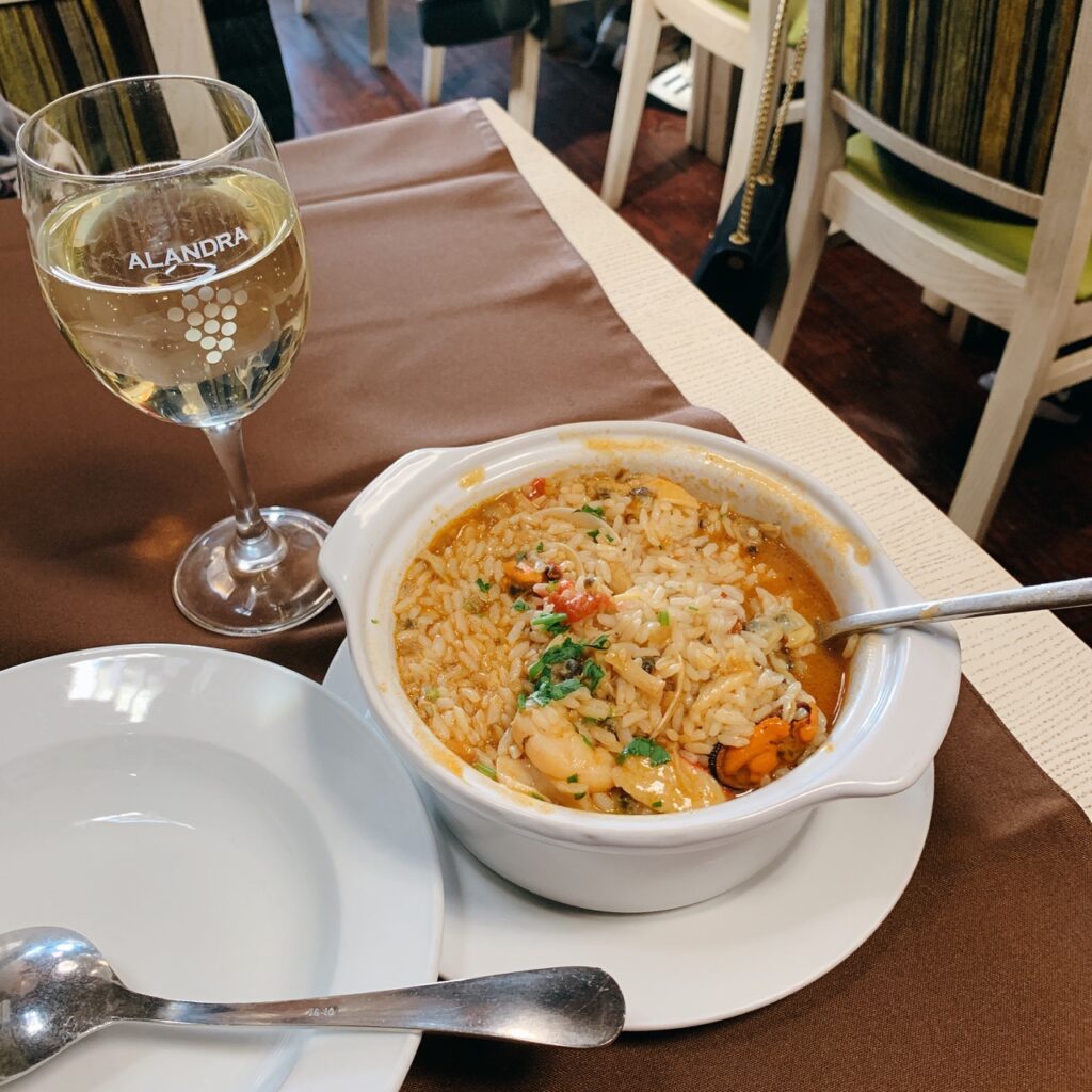 Porto|天氣好的日子,來Barris do Douro喝杯波特酒吧 - 飄浮。日常 海鮮燉飯+酒