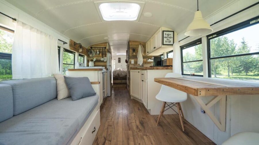 Expedition Happiness|從阿拉斯加到墨西哥,遠征幸福 - 飄浮。日常 Expedition Happiness_bus