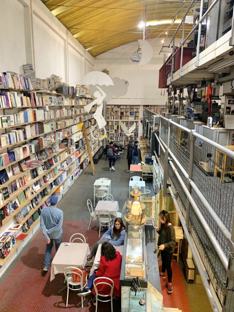 Lisbon|LxFactory - 走入 Ler Devagar 里斯本超酷書店 - 飄浮。日常 Ler Devagar_發明家工作室