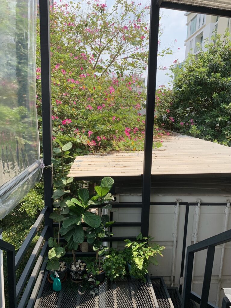 Bangkok|The Yard Hostel 曼谷貨櫃屋青旅,遇見理想青旅的典型 - 飄浮。日常 the yard bangkok_樓梯景