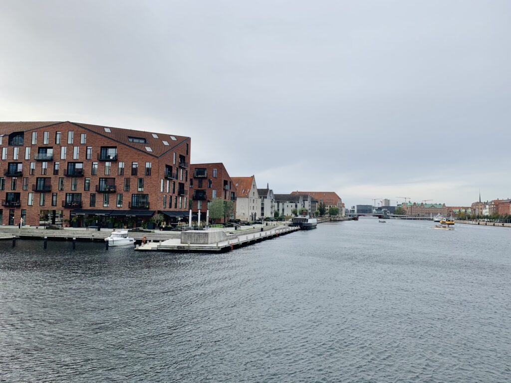 Copenhagen|匆匆一瞥,十月的哥本哈根 - 飄浮。日常 Christianshavn_Inderhavnsbroen橋