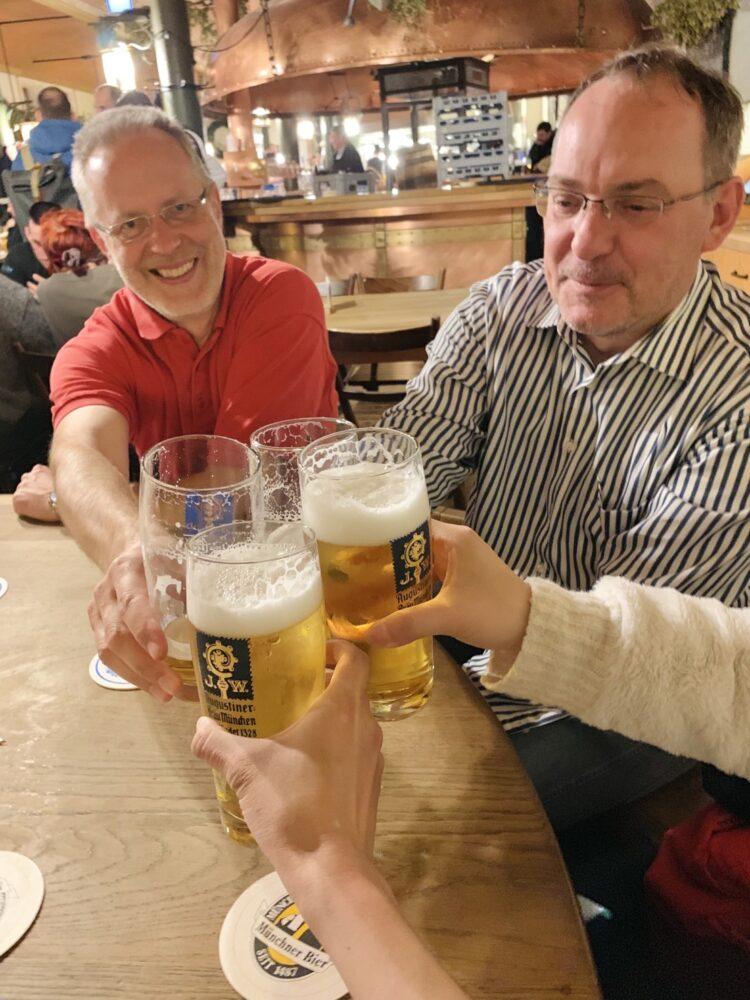 Munich|慕尼黑市區1日,二訪懶人行程 - 飄浮。日常 Augustiner Bräustuben_大叔乾杯