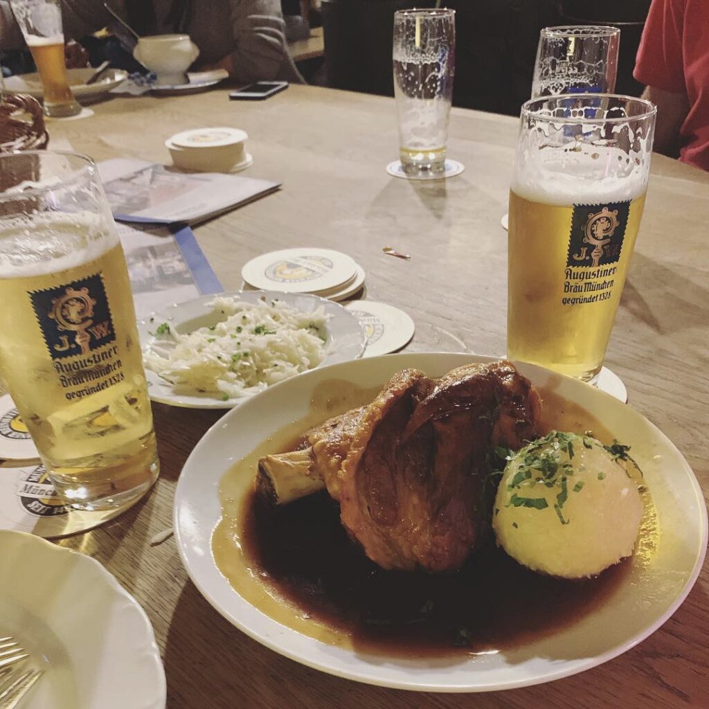 Munich|慕尼黑市區1日,二訪懶人行程 - 飄浮。日常 Augustiner Bräustuben_豬腳