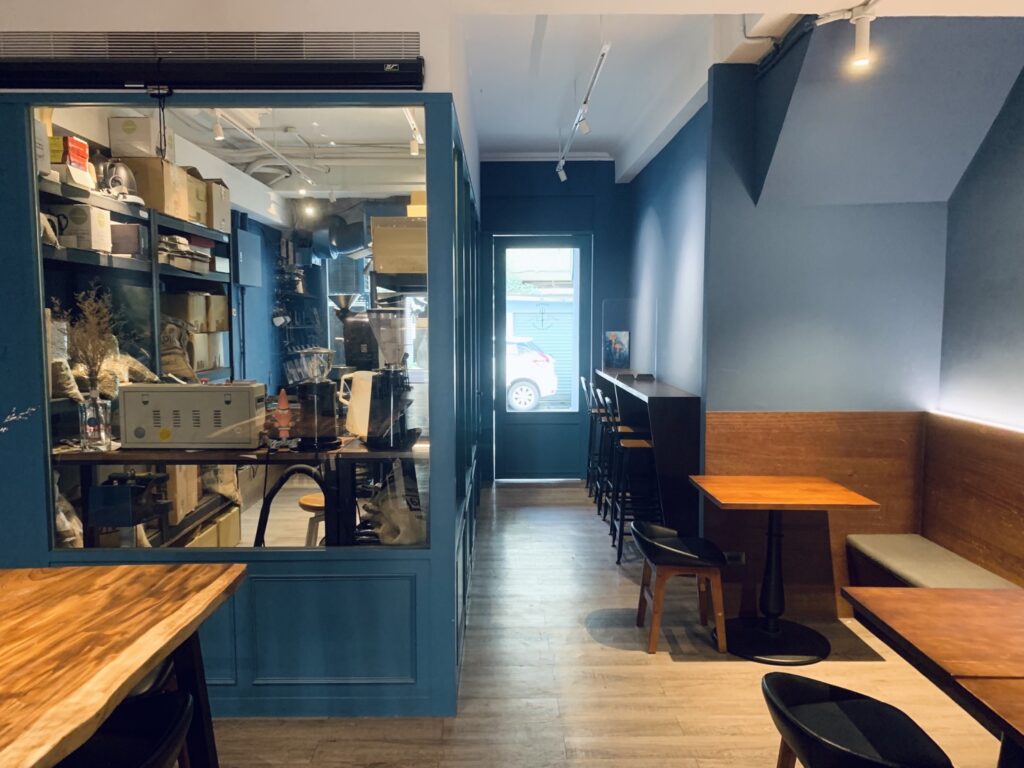 Coffee Underwater|台北水下咖啡,解憂重乳酪 - 飄浮。日常 Coffee Underwater_店內