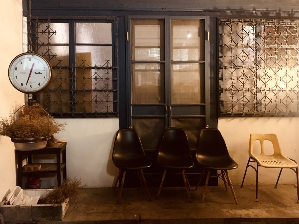 Euphoria酒‧餐|台南微醺夜,衛民街的老宅餐酒館 - 飄浮。日常 Euphoria 酒‧餐_門口