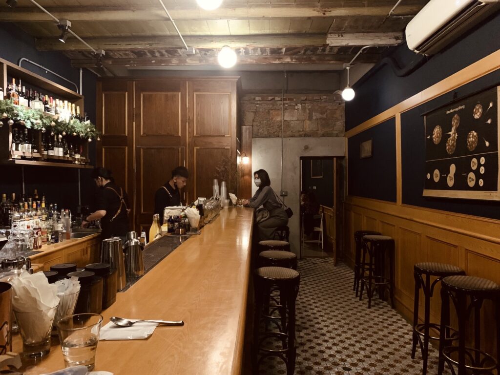 Euphoria酒‧餐|台南微醺夜,衛民街的老宅餐酒館 - 飄浮。日常 Euphoria酒餐_餐廳內部