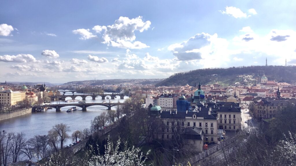 Prague|布拉格:喝著Cappy,在Letna Park散步才是正經事 - 飄浮。日常 Letna park_布拉格市景