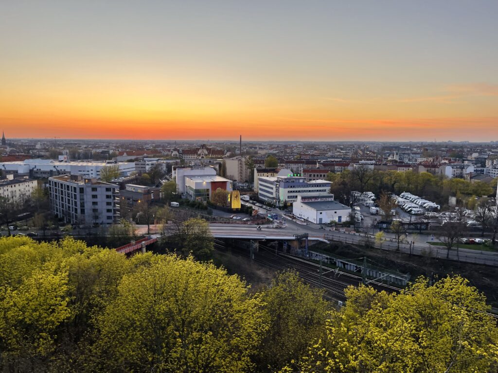Berlin|柏林追日落 Humboldthain Flak Tower - 飄浮。日常 Flak Tower 日落
