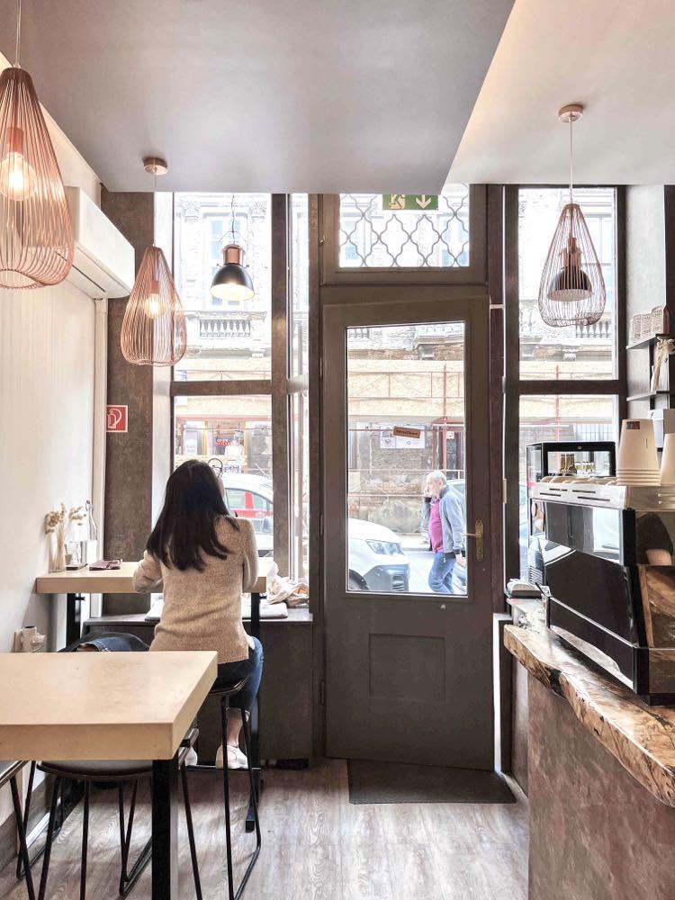 Budapest|Gentry Coffee & Brunch 布達佩斯早午餐,街邊最迷人的風景 - 飄浮。日常 Gentry Coffee & Brunch 店內