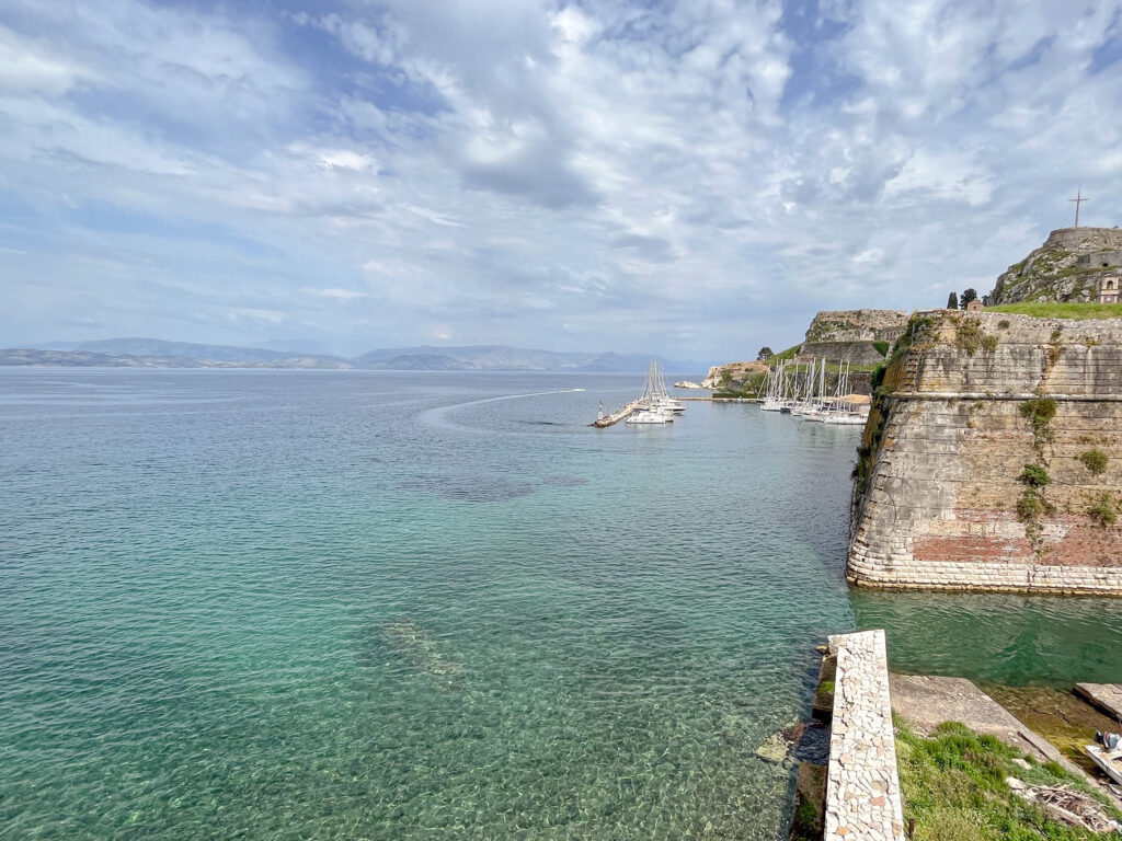 希臘科孚島|Corfu Old Fortress 舊堡壘,山、海、島三個願望一次滿足 - 飄浮。日常 科孚島-愛奧尼亞海