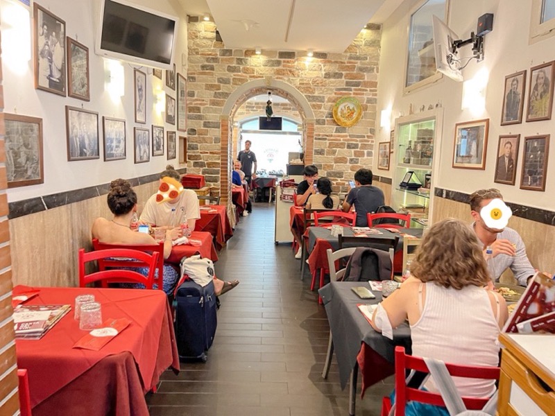 Naples|Pizzerie Starita 在地人推薦拿坡里Pizza No.1 - 飄浮。日常 Pizzeria Starita 店內
