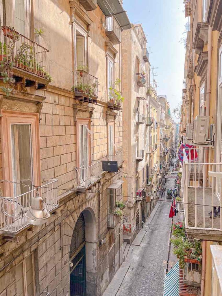 Naples|登 Castel Sant'Elmo 聖埃莫堡,360度擁抱拿坡里 - 飄浮。日常 拿坡里街景
