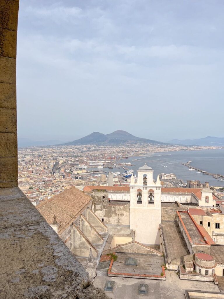 Naples|登 Castel Sant'Elmo 聖埃莫堡,360度擁抱拿坡里 - 飄浮。日常 維蘇威火山
