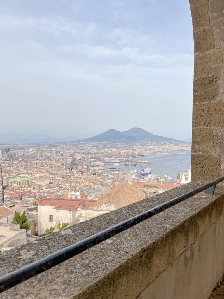 Naples|登 Castel Sant'Elmo 聖埃莫堡,360度擁抱拿坡里 - 飄浮。日常 維蘇威火山