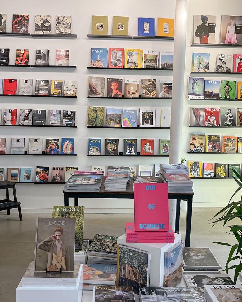 巴黎|不只是咖啡店,也是雜誌店的Bonjour Jacob Coffee - 飄浮。日常 Bonjour Jacob Coffee 雜誌區