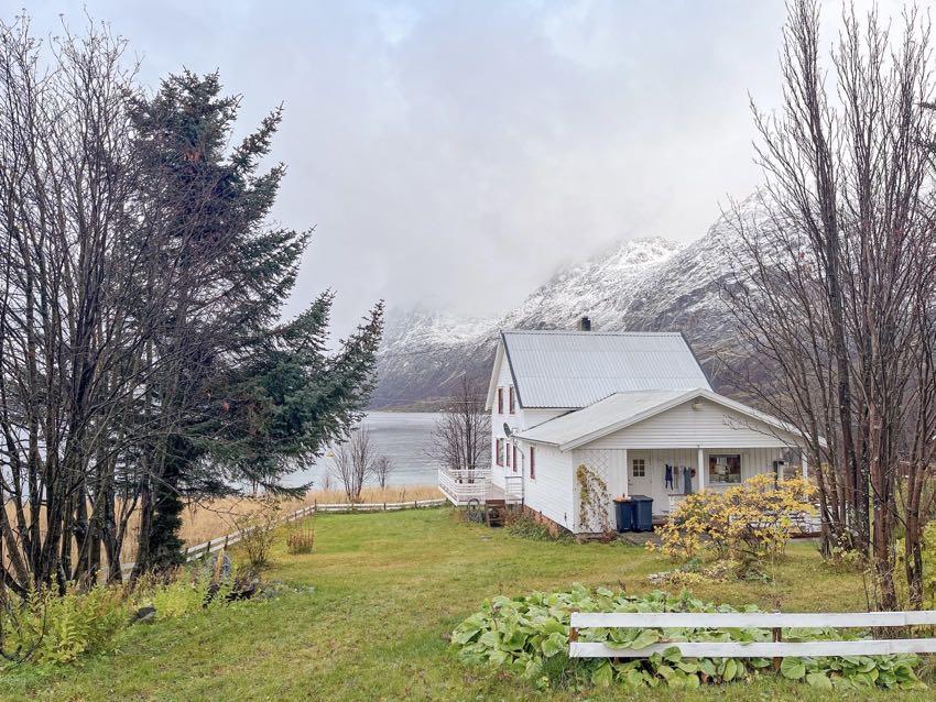 特羅姆瑟|Ersfjordbotn峽灣與Bryggejentene AS岸邊咖啡廳 - 飄浮。日常 Ersfjordbotn 初雪