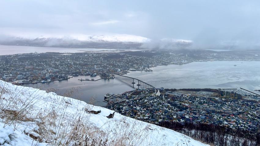 Tromso|特羅姆瑟 Sherpatrappa 健行,冬日北極圈內的第一場雪 - 飄浮。日常 斯托爾斯迪樂恩山Storsteinen