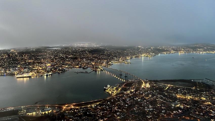 Tromso|特羅姆瑟 Sherpatrappa 健行,冬日北極圈內的第一場雪 - 飄浮。日常 特羅姆瑟夜景