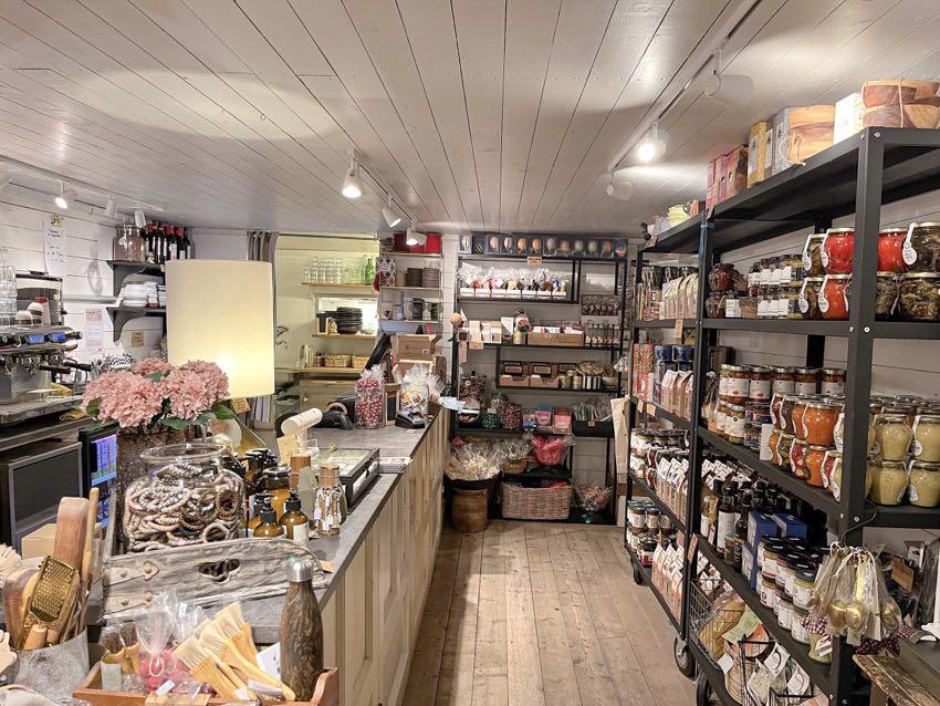 特羅姆瑟|Ersfjordbotn峽灣與Bryggejentene AS岸邊咖啡廳 - 飄浮。日常 Bryggejentene AS 咖啡店