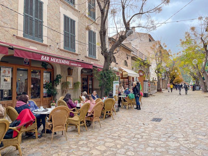 馬略卡島|Valldemossa 法德摩薩小鎮,感受美好山居歲月 - 飄浮。日常 Valldemossa 咖啡廳