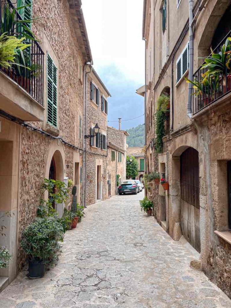 馬略卡島|Valldemossa 法德摩薩小鎮,感受美好山居歲月 - 飄浮。日常 Valldemossa 山居小鎮