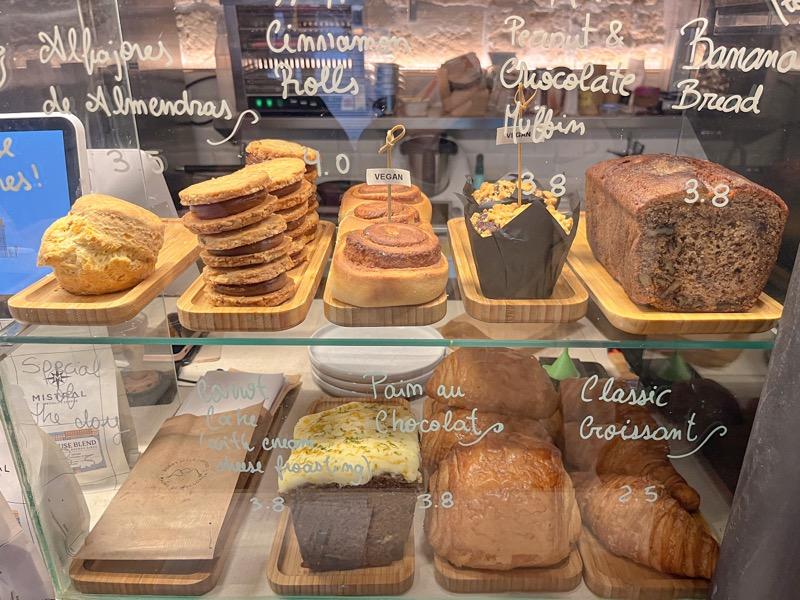 馬略卡島|Surry Hills Coffee 好吃伊比利火腿吐司,給你真的冰拿鐵! - 飄浮。日常 Surry Hills Coffee蛋糕麵包