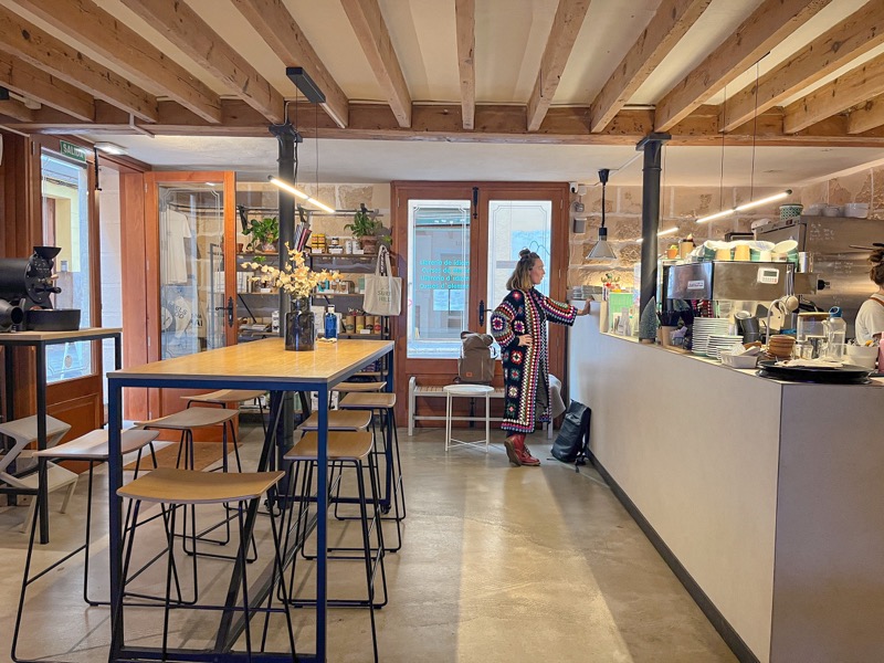 馬略卡島|Surry Hills Coffee 好吃伊比利火腿吐司,給你真的冰拿鐵! - 飄浮。日常 Surry Hills Coffee 店內2