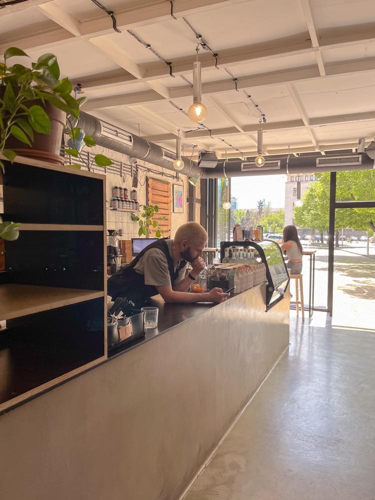 保加利亞|無聊就泡一下午,索非亞咖啡店特輯 - 飄浮。日常 Coffee Syndicate