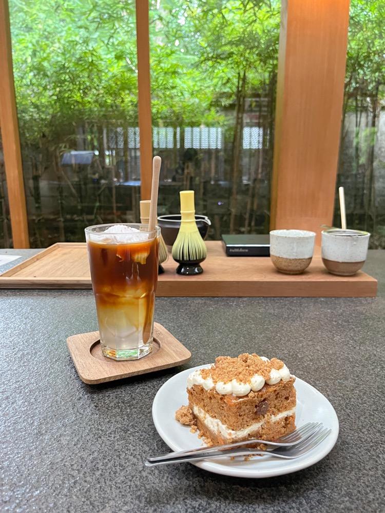 清邁The Baristro咖啡廳巡禮|Asian Style 店 & Ping River 湄平河店 - 飄浮。日常 The Baristro Asian Style 胡蘿蔔蛋糕